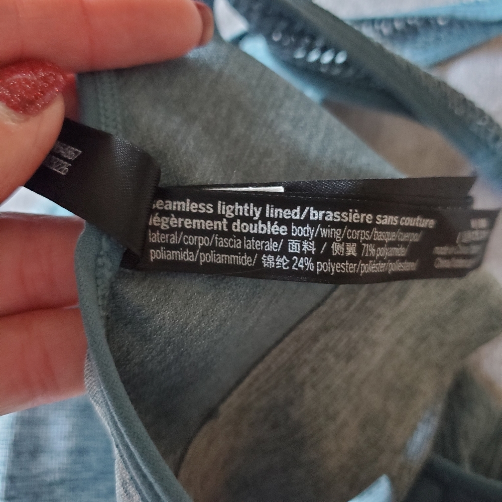 ⭐4/$20 VS PINK Seamless Sports Bra Medium - Picture 5 of 6